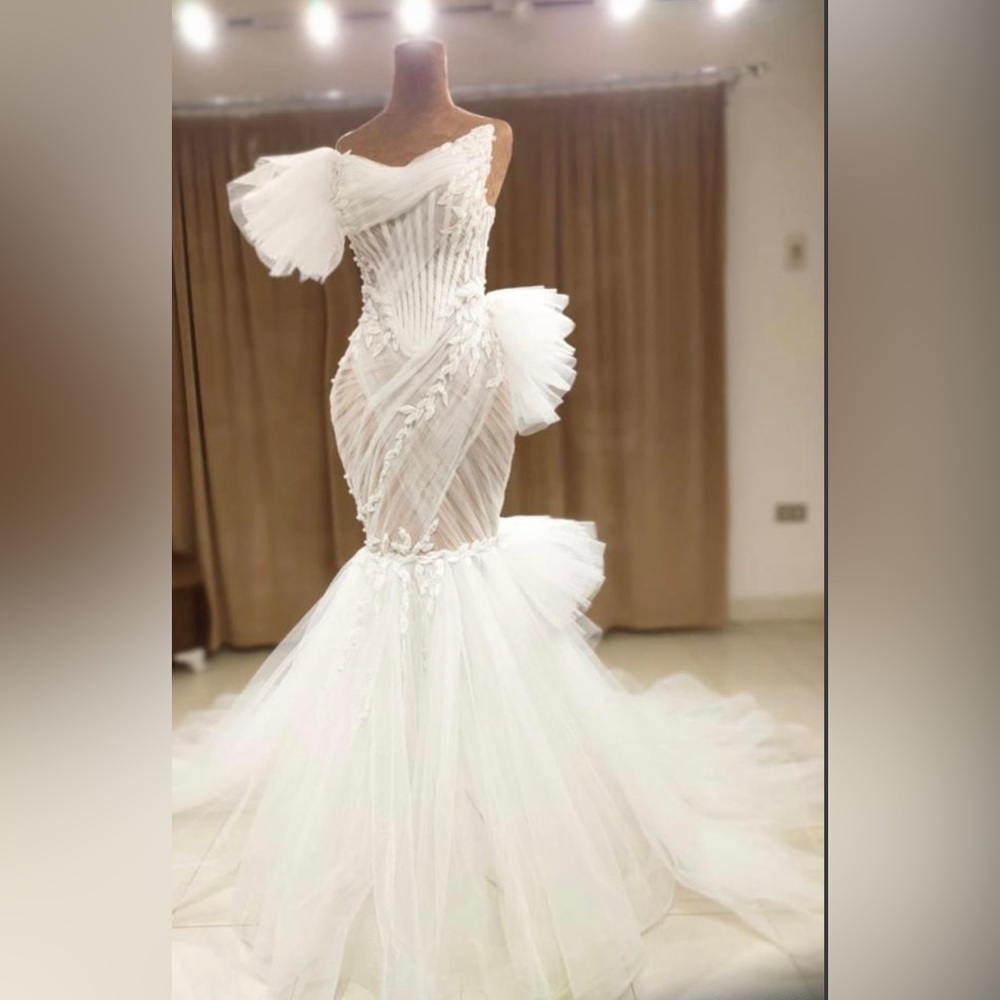 Wedding dress mermaid style costume hand made beads with veil tulle fabric